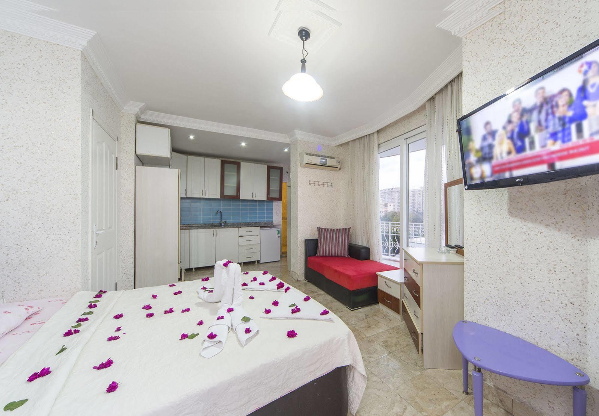 Milano Beach Family Hotel Mahmutlar Ngoại thất bức ảnh