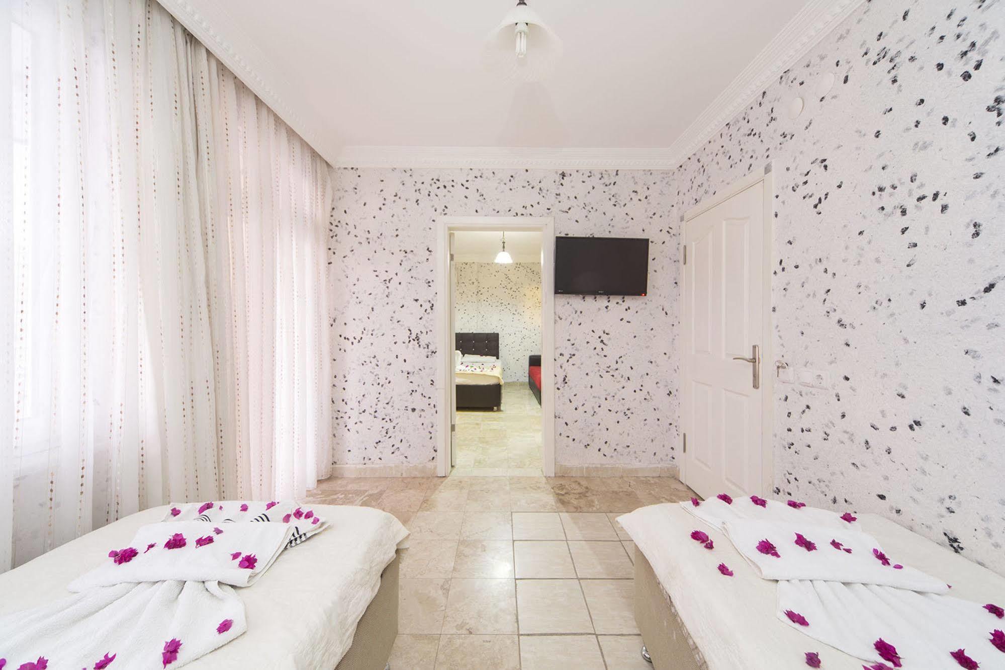 Milano Beach Family Hotel Mahmutlar Ngoại thất bức ảnh