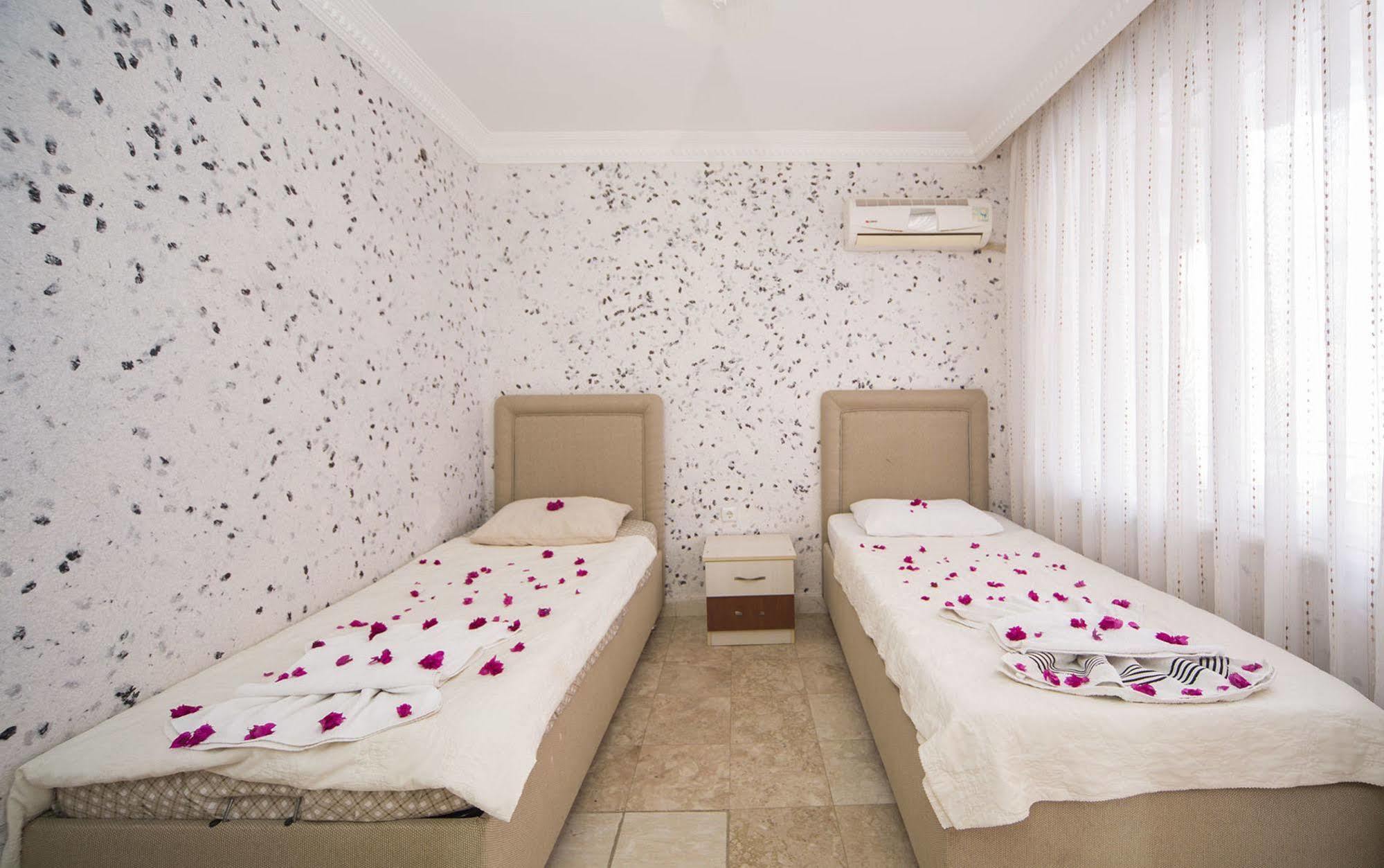 Milano Beach Family Hotel Mahmutlar Ngoại thất bức ảnh