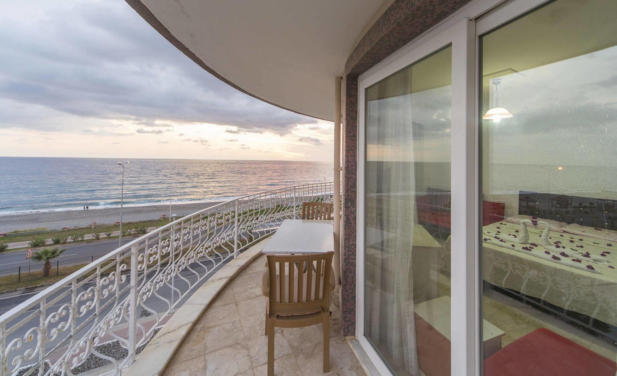 Milano Beach Family Hotel Mahmutlar Ngoại thất bức ảnh